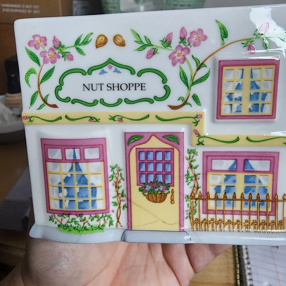 Lenox Village Nut Shoppe Canister - Picture 6 of 6